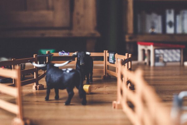 toy-cow-farm